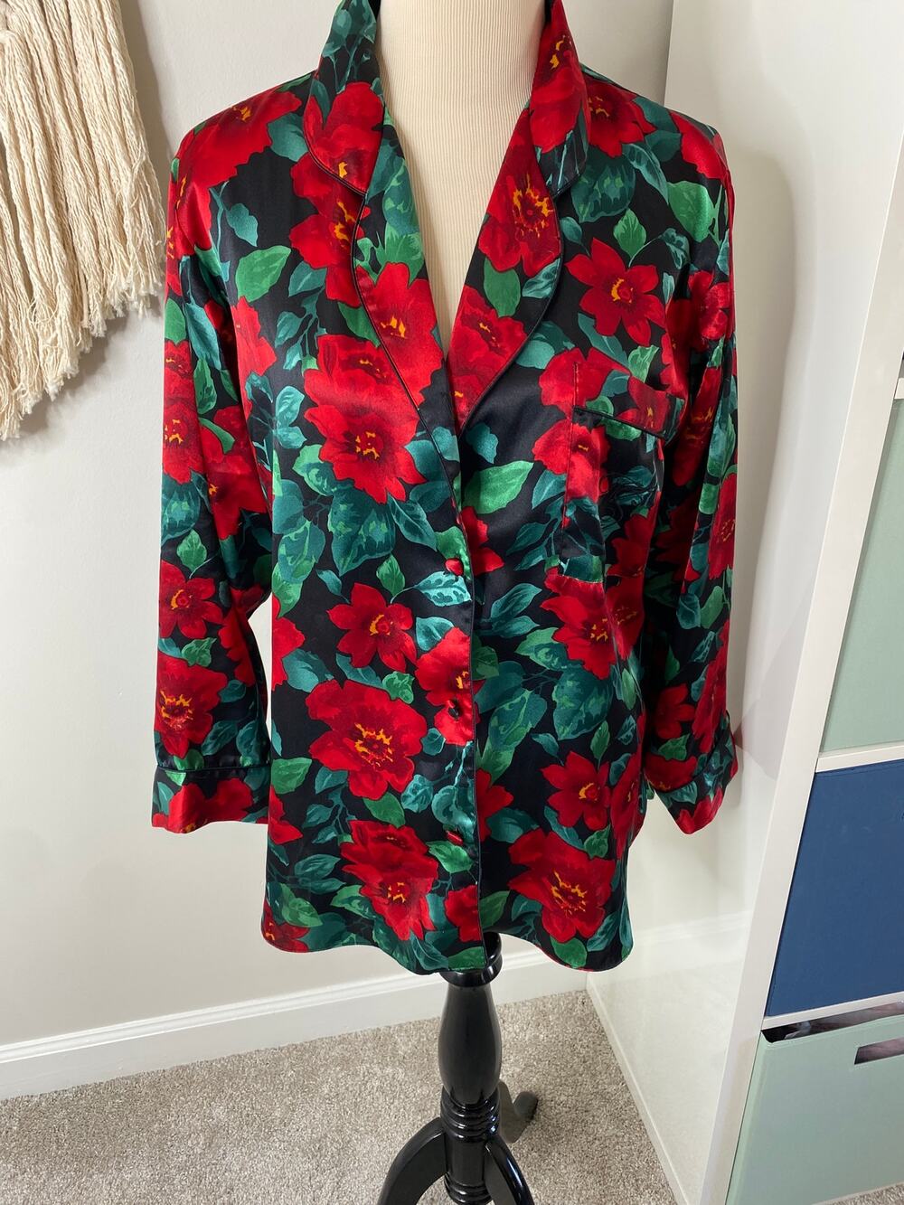 Vtg Victoria's Secret Gold Label Red Floral Satin Button-down Shirt S Holiday